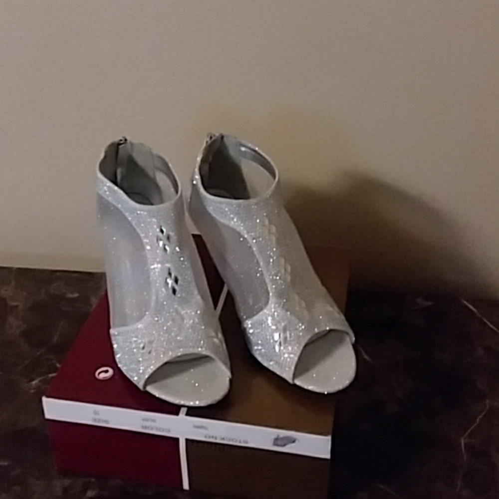 Womens shoes
